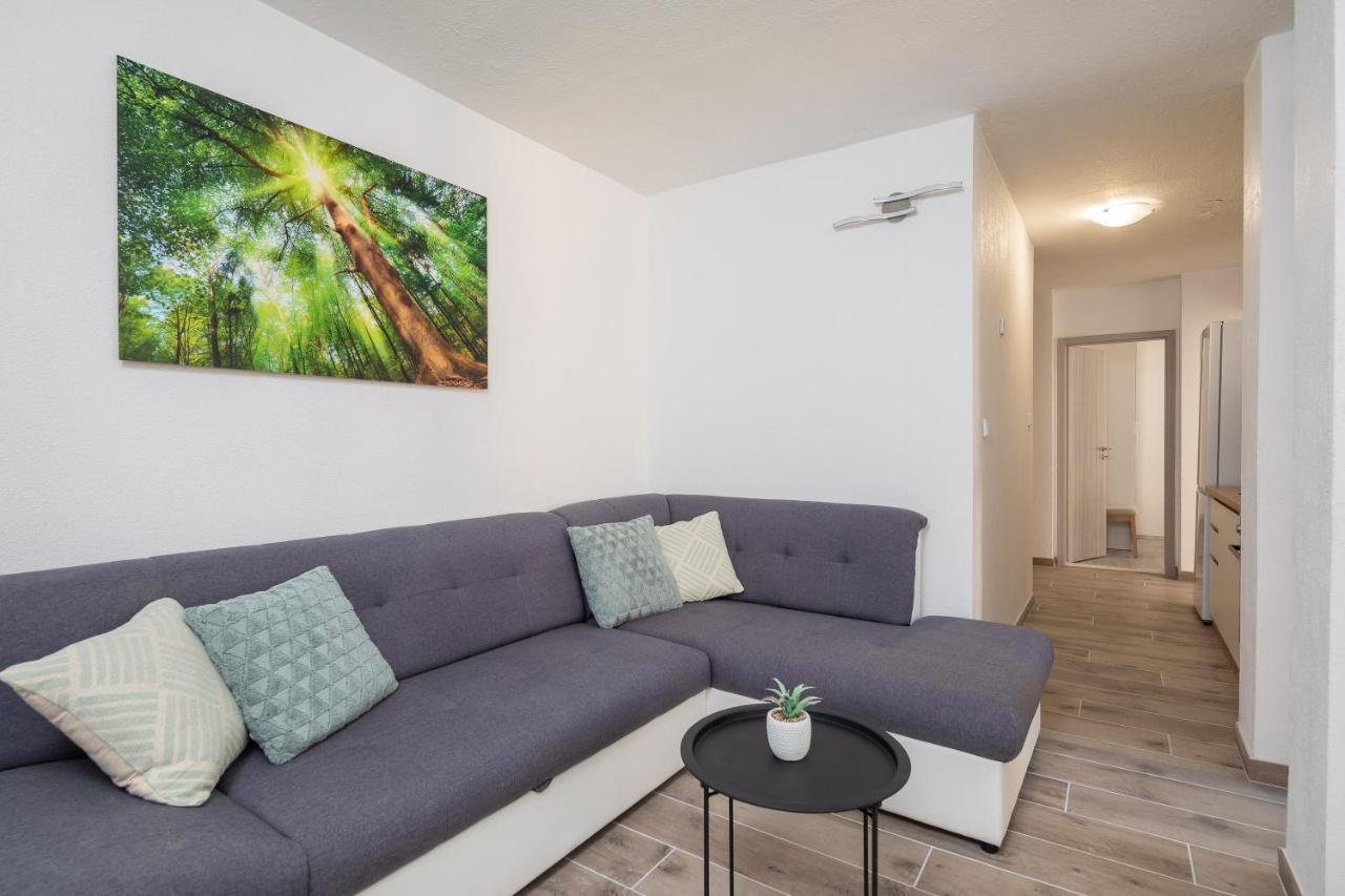 River Park Apartments Omiš Buitenkant foto